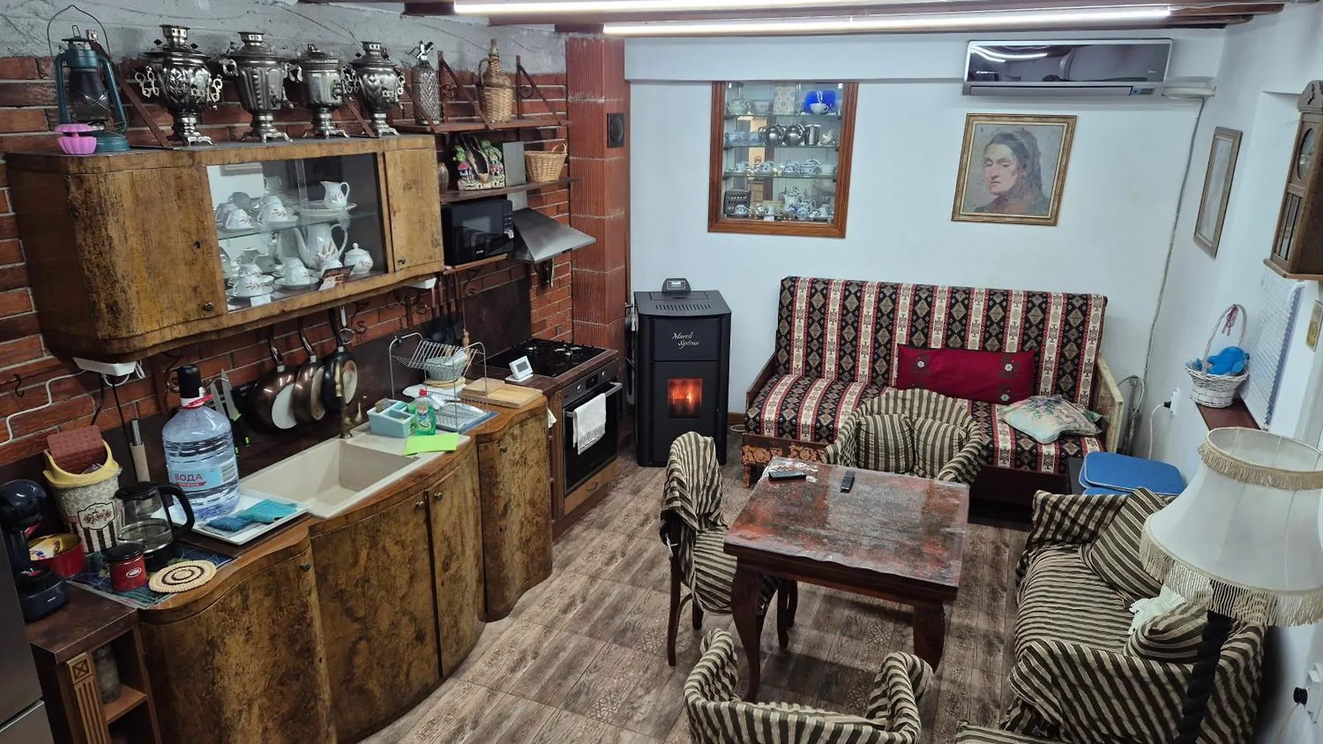 Апартаменты Modern And Old Lodge София